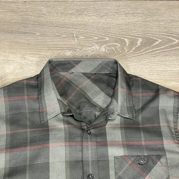 Travis Mathew Gray and Black Plaid Casual Button Down Shirt - Picture 4 of 8